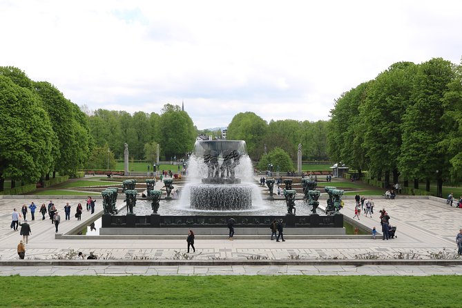 Oslo Panorama Tour with Holmenkollen Ski Jump and Vigeland Park - What the guides add to the experience