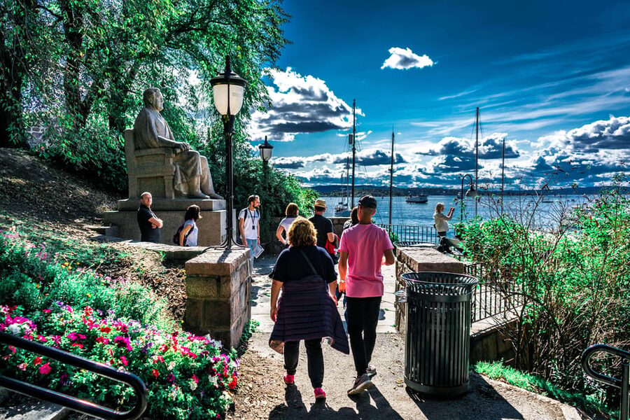 Oslo: Private Walking Tour - Meeting at the Nobel Peace Center