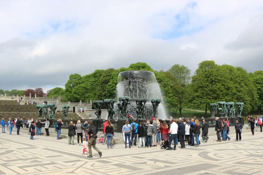 Oslo: Sightseeing with Holmenkollen Ski Jump & Vigeland Park - Should you book the Oslo sightseeing tour?