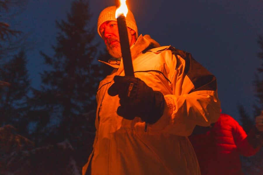 Oslo: Snowy Forest Torchlight Walk with Campfire - Frognerseteren brings the first big view