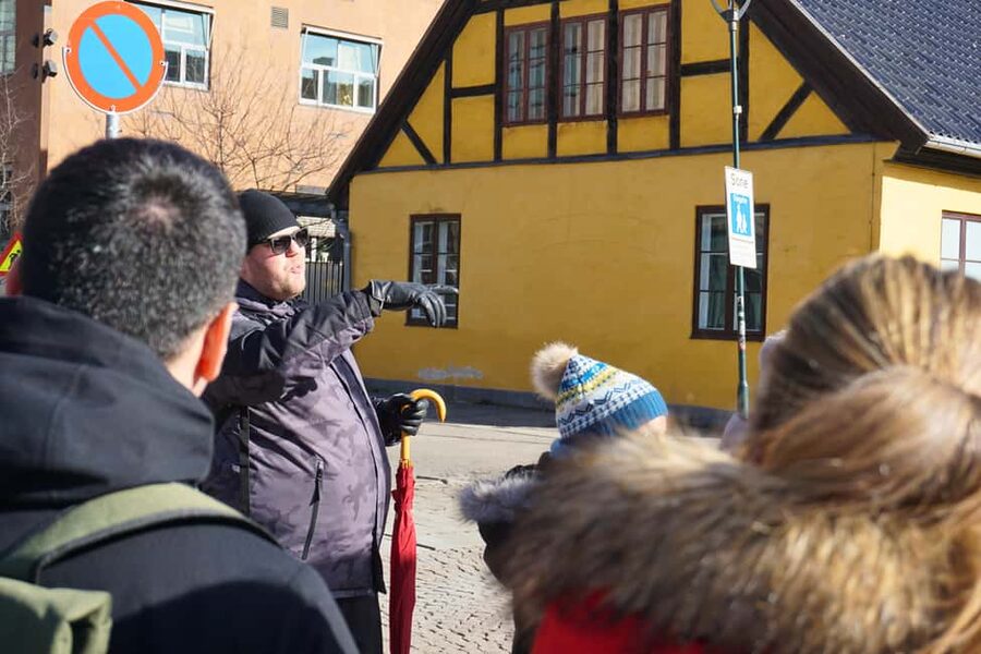 Oslo: Tour with a Michelin star chef - Starting at the Royal Palace