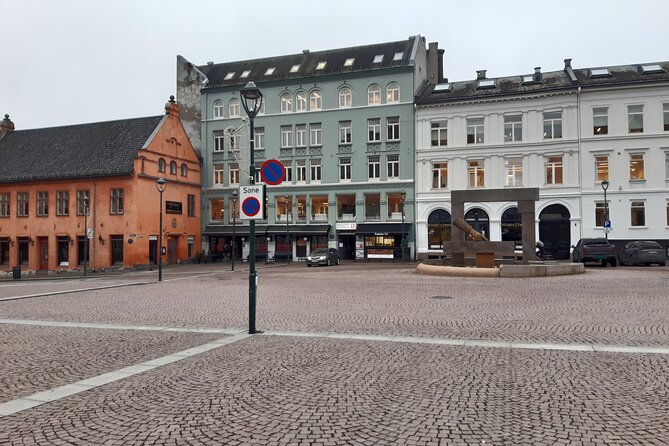 Oslo Viking Quest: Exploration Game and Tour - Oslo Cathedral and a quiet change of mood