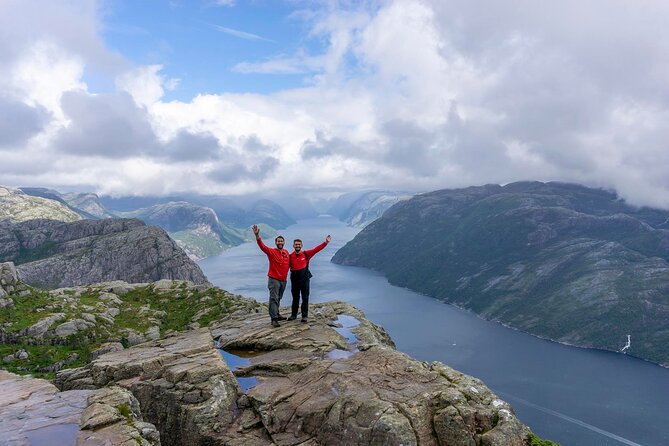 Preikestolen Hidden Trail Hike + Lunch and Canoe Trip - The higher viewpoint and the crowd perspective