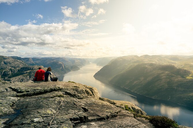 Preikestolen | Pulpit Rock - Hike with a local guide - Weather, shoes, and borrowed equipment