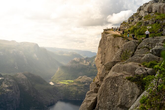 Preikestolen | Pulpit Rock - Hike with a local guide - The five-hour Preikestolen hike