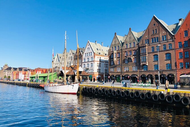 Private Bergen Walking tour with Funicular - Bergenhus Fortress and its royal stone buildings
