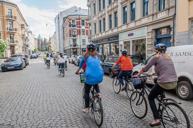 Private Bike Tour (3 hours) - Aker Brygge and Oslo beside the fjord