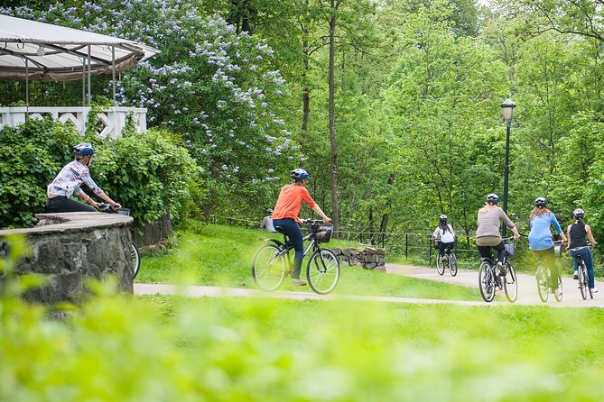 Private Bike Tour (3 hours) - City Hall and the first look at central Oslo
