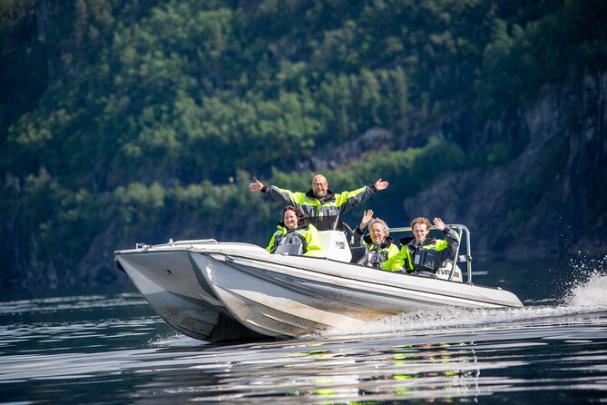 Private Cruise: Mostraumen by Zodiac or Lux Pontoon Boat - Bolstadoyri and the return to Bergen