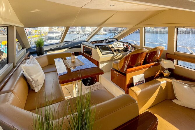 Private evening or afternoon cruise in Bergen - Bryggen and the seven mountains from the sea