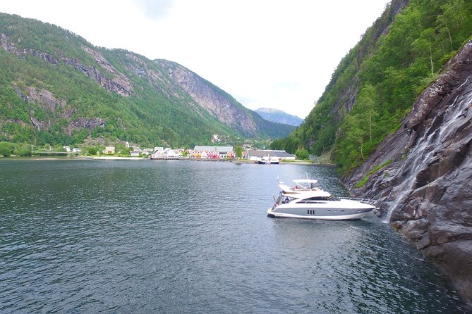 Private Fjord and waterfalls cruise to Modal- Mostraumen - Leaving Bergen with Bryggen in view