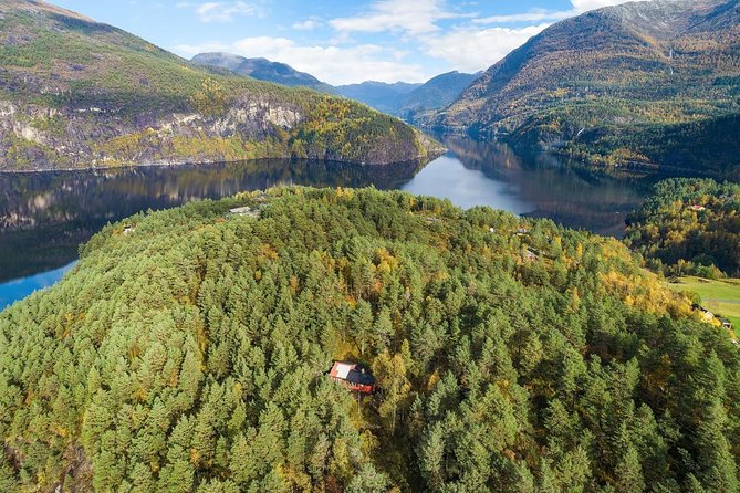 Private Fjordcruise by Luxury Pontoon Boat - Bergen Fjords - A pontoon boat built for comfort
