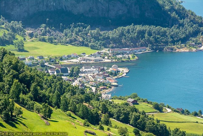 Private guided, Bergen to Oslo - Nærøyfjord Cruise & Flåm Railway - The Flåm Railway turns the mountain into a spectacle
