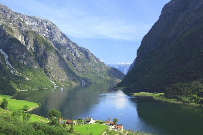 Private guided, Bergen to Oslo - Nærøyfjord Cruise & Flåm Railway - 8:00 a.m. pickup and the road to Voss