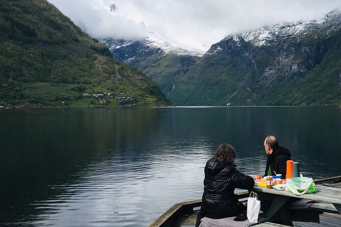 Private tour Geiranger and Glaciers 1 to 15 people - Ornesvingen on the Ornevegen