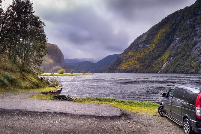Private tour to Sognefjord and Flåm from Bergen, 24 hr refundable - Tvindefossen brings an easy waterfall stop