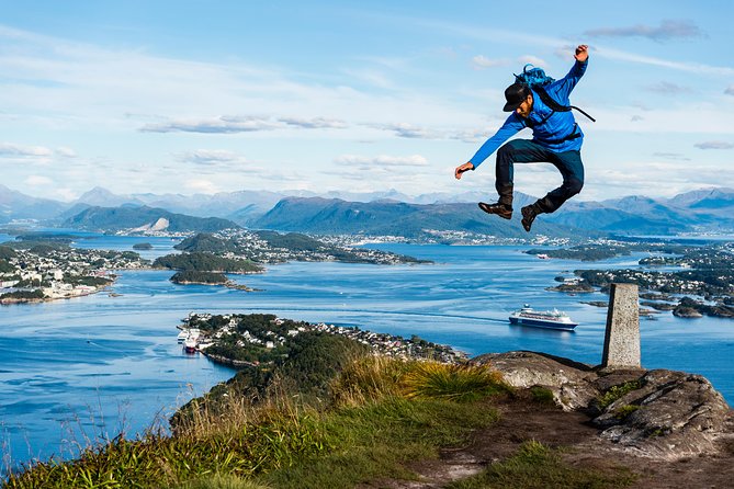 Seakayak And Hike in Ålesund - The guide makes the difference