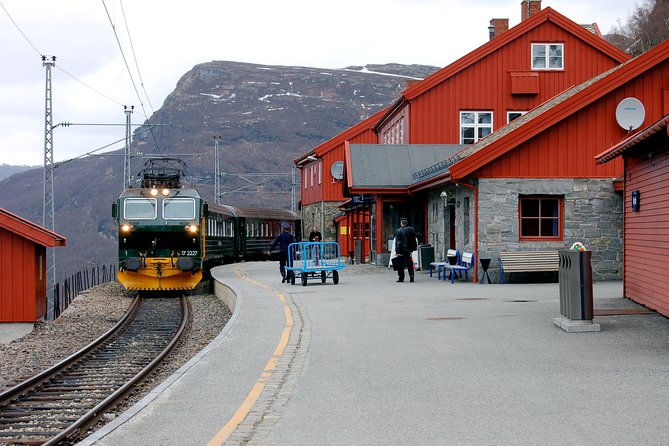 Self-Guided Bergen to Oslo Daytrip With Flamsbana & Fjordcruise - Gudvangen and the passage into Nærøyfjord