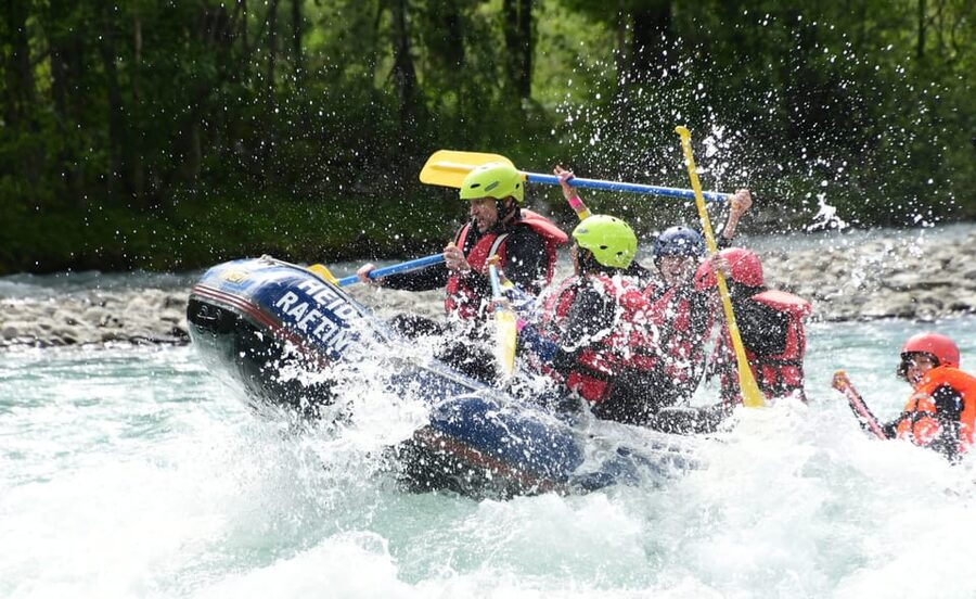 Sjoa: Rafting Adventure for Families - Getting ready beside the Sjoa River