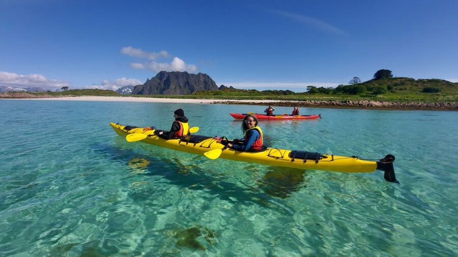 Skrova Island : 3hours Guided Kayak Tour - Meeting the guide beside Heimbrygga