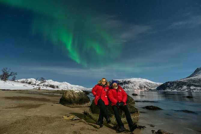 Small Group Tromsø: Northern Lights Chase with Photos and Dinner - Starting at Kaigata 4 in Tromsø