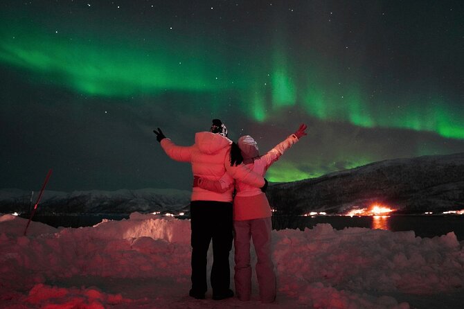 Small Northern Lights Tour Max 8 Guests Pickup and Photography - Quick take: what matters most