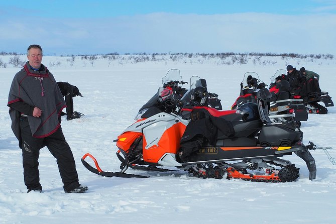 Snowmobile safari in the mountain plateau of Finnmarksvidda - Stops, stories, and the human side of Alta