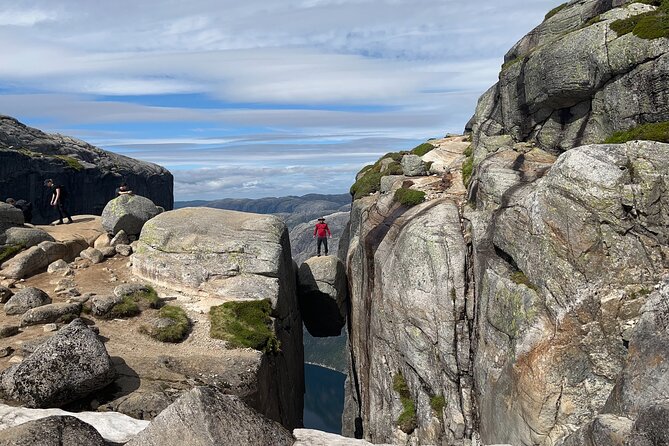 Stavanger: Kjerag Hike with Guide and Transportation - Kjeragbolten, the famous moment at the edge