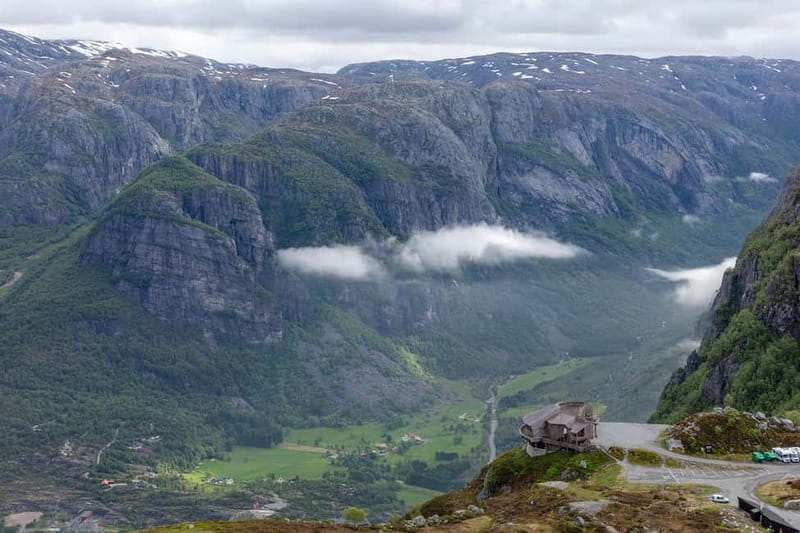 Stavanger: Kjerag Summer Hike with Packed Lunch - Why the early start changes the Kjerag experience