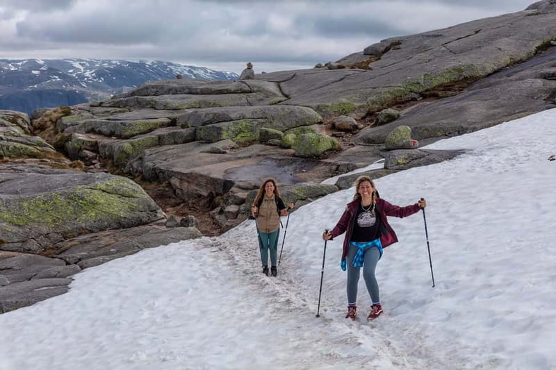 Stavanger: Kjerag Summer Hike with Packed Lunch - The final two kilometers open toward Lysefjord