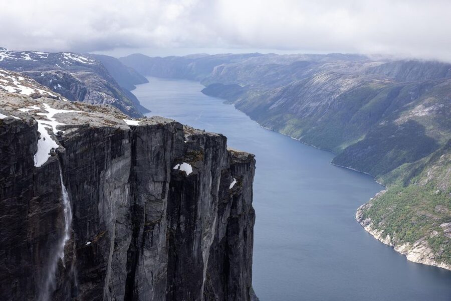Stavanger: Off-Season Hike to Kjerag + Packed Lunch - What the 4.8 rating tells you