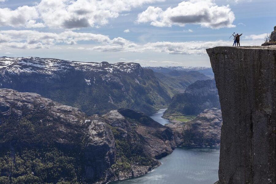 Stavanger: Preikestolen Classic Hike and Side Trail - The six-hour guided hike to Pulpit Rock