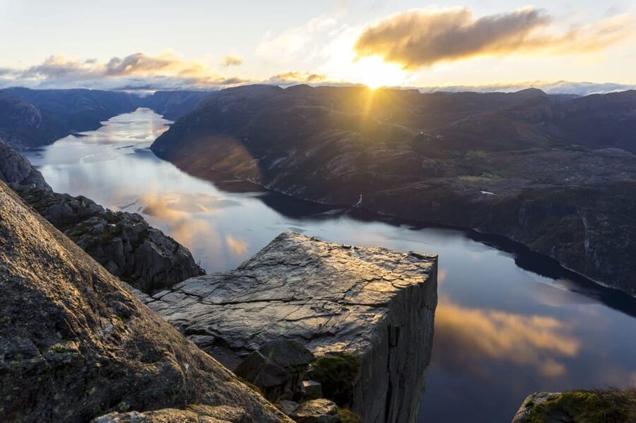 Stavanger: Preikestolen (Pulpit Rock) Hike with Local Guide - Meeting the bus at Stavanger cruise terminal