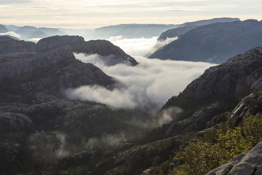 Stavanger: Preikestolen Sunrise Hike with Breakfast Buffet - Key points at a glance