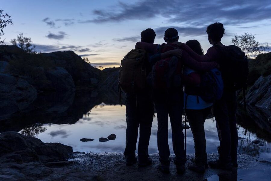 Stavanger: Preikestolen Sunrise Hike with Breakfast Buffet - The guide’s role on a dark mountain trail