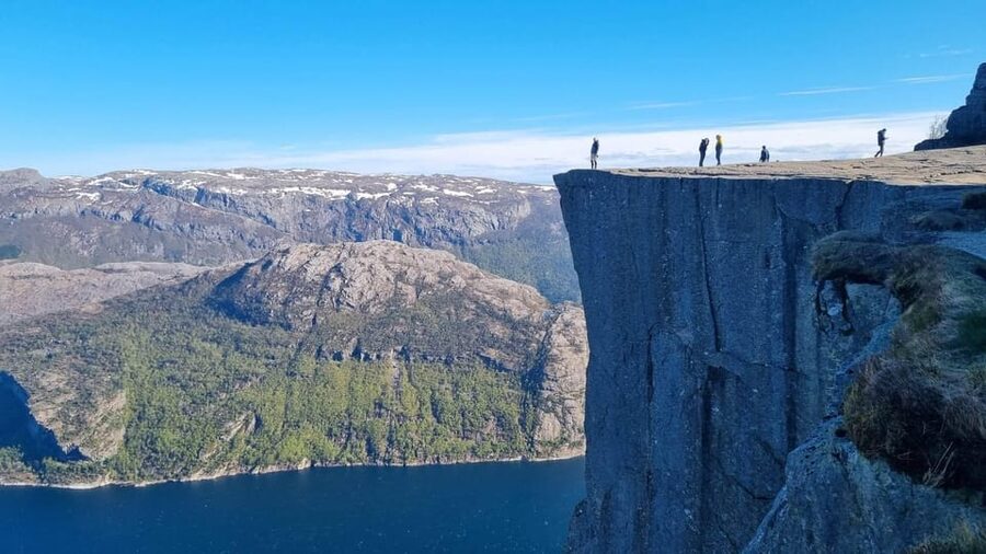 Stavanger: Preikestolen Tour with Guide and Pickup - Key points to know before you go