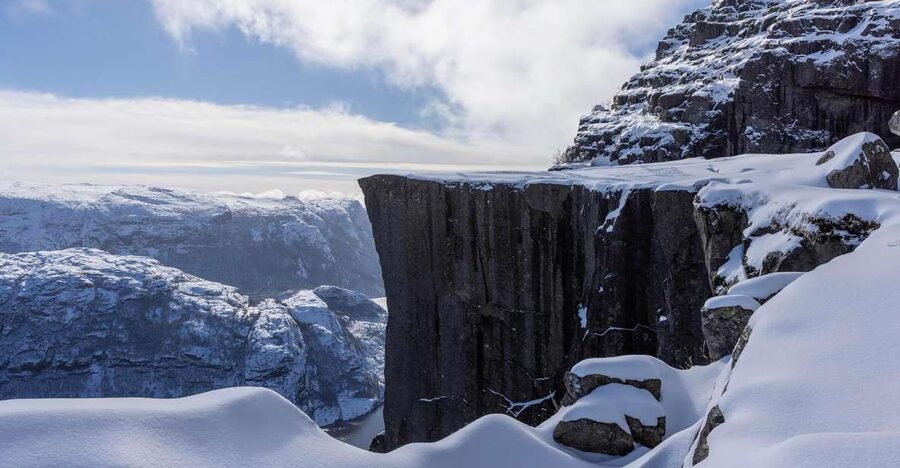Stavanger: Preikestolen Winter Hike + Hot Lunch - The View from 604 Meters Above Lysefjorden