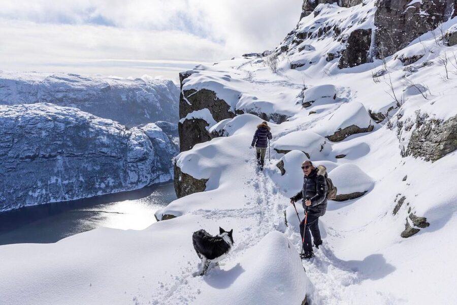 Stavanger: Preikestolen Winter Hike + Hot Lunch - The Two-Hour Descent