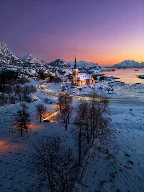 Svolvær and Henningsvær Sightseeing and History Tour - Lofoten Cathedral and the Faith of the Fishing Villages