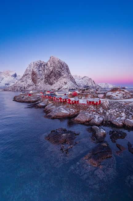 Svolvær: Reine, Hamnøy, Sakrisøy Photo Tour - Flakstadøya offers an early coastal pause