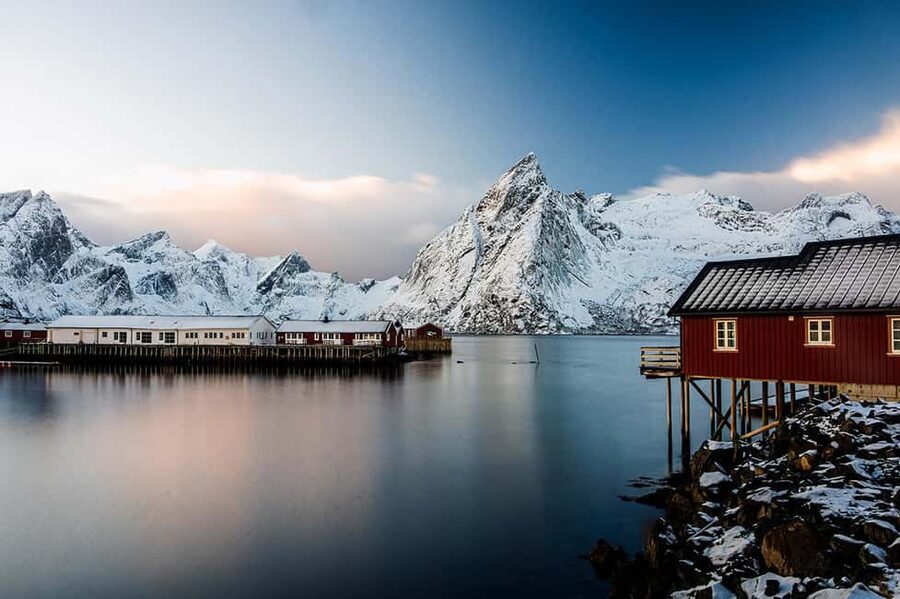 Svolvær: Reine, Hamnøy, Sakrisøy Photo Tour - Sakrisøy gives you a quieter 45-minute break