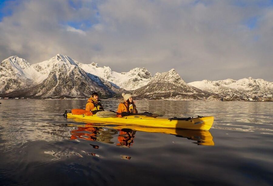 Svolvaer: Sea Kayaking Experience - Paddling through islands, bays, and beaches