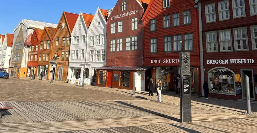 The influence of Bergen in Norways development, city tour - Starting at the National Theatre and Henrik Ibsen