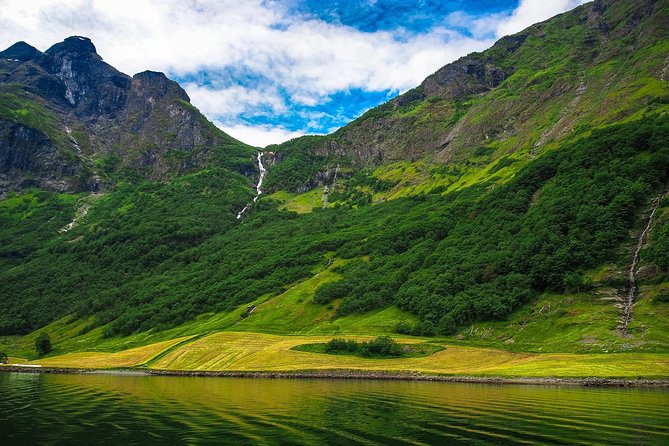 The Scenic Roadtrip, Oslo to Bergen via Flam & the Fjords - Flåm: choose the train, the boat, or both carefully