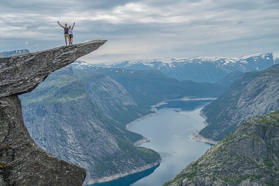 Trolltunga: Trolltunga Summer Hike - Starting at P2 and riding to P3