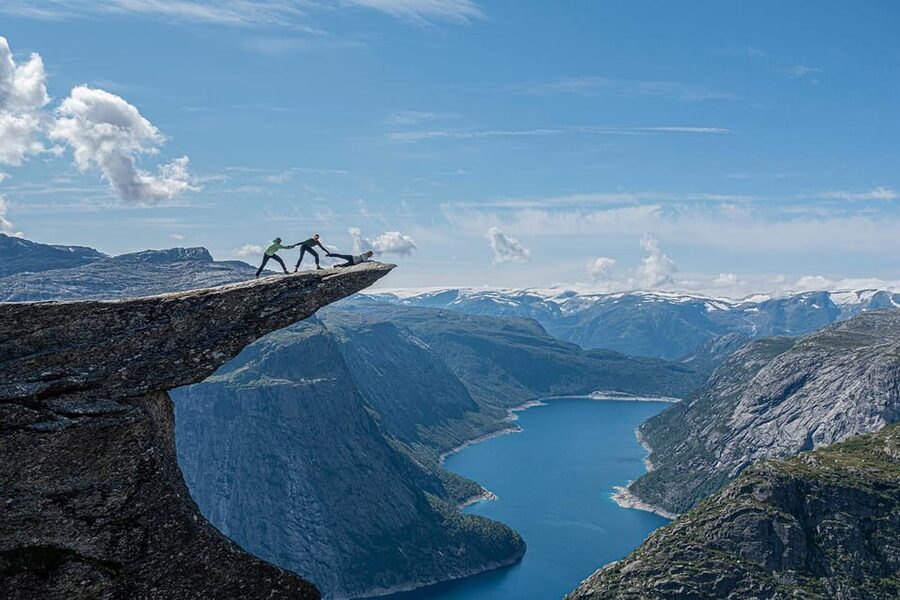 Trolltunga: Trolltunga Summer Hike - The first uphill sets the tone
