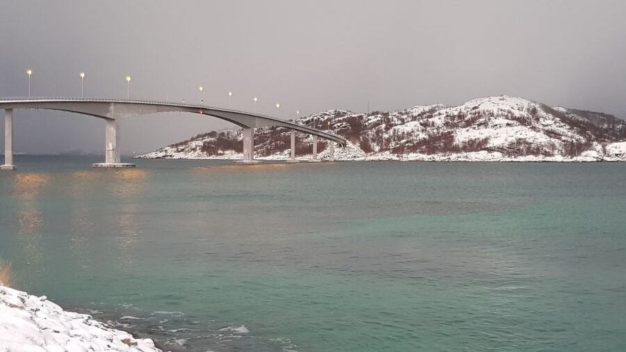 Tromso: All-Inclusive Arctic Fjords and Sommarøy Scenic Tour - Meeting in Tromsø and setting out west