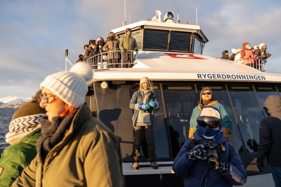 Tromsø: Arctic Fjord Cruise in Polar Landscapes - Starting behind Nerstranda at 10:40