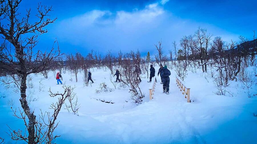 Tromsø: Aurora Crystal Lavvo Overnight Stay with Activities - What to pack for the night