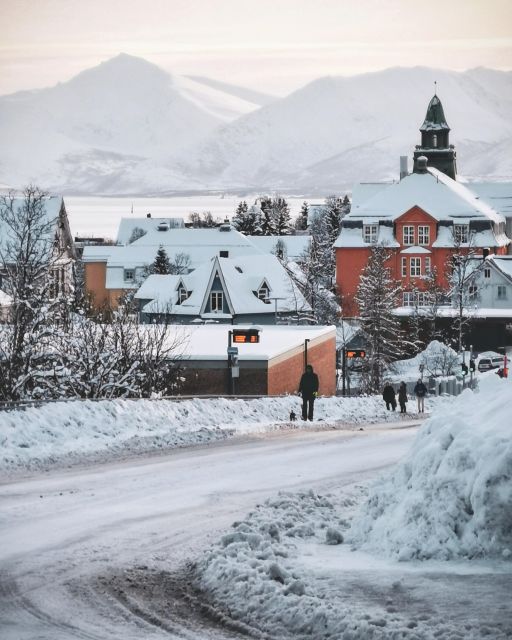 Tromsø: Capture the most Photogenic Spots with a Local - Photographing the Arctic Cathedral and Tromsø Cathedral